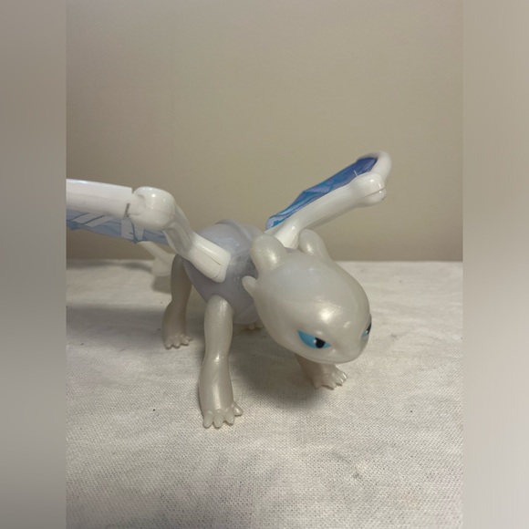 How to train your dragon Light Fury figure with sound - Picture 8 of 11